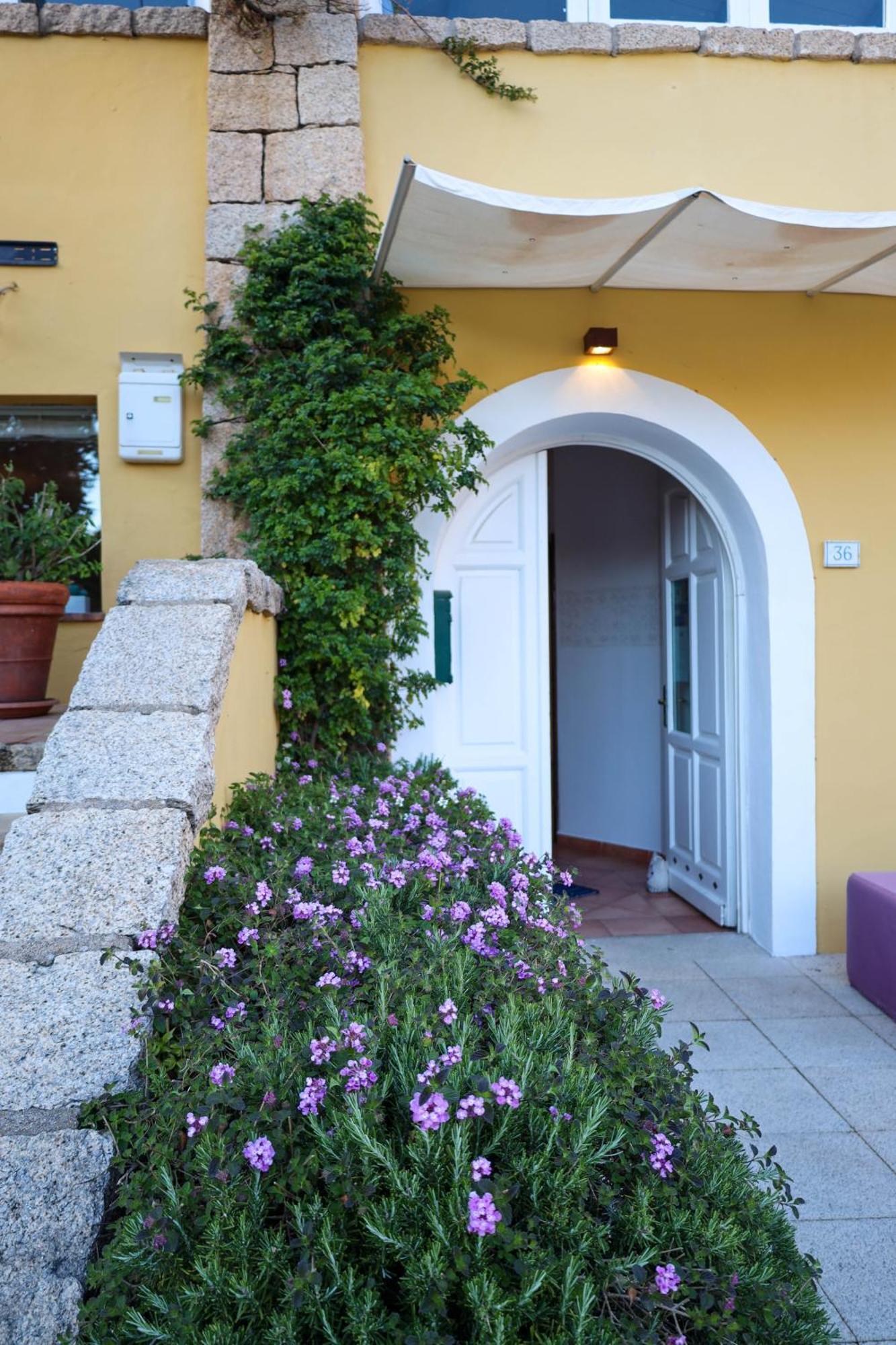 Locanda Sant'Andrea Hotel&Relais San Pantaleo Extérieur photo