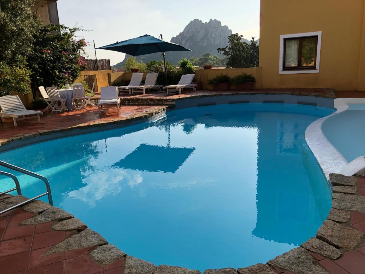 Locanda Sant'Andrea Hotel&Relais San Pantaleo Extérieur photo