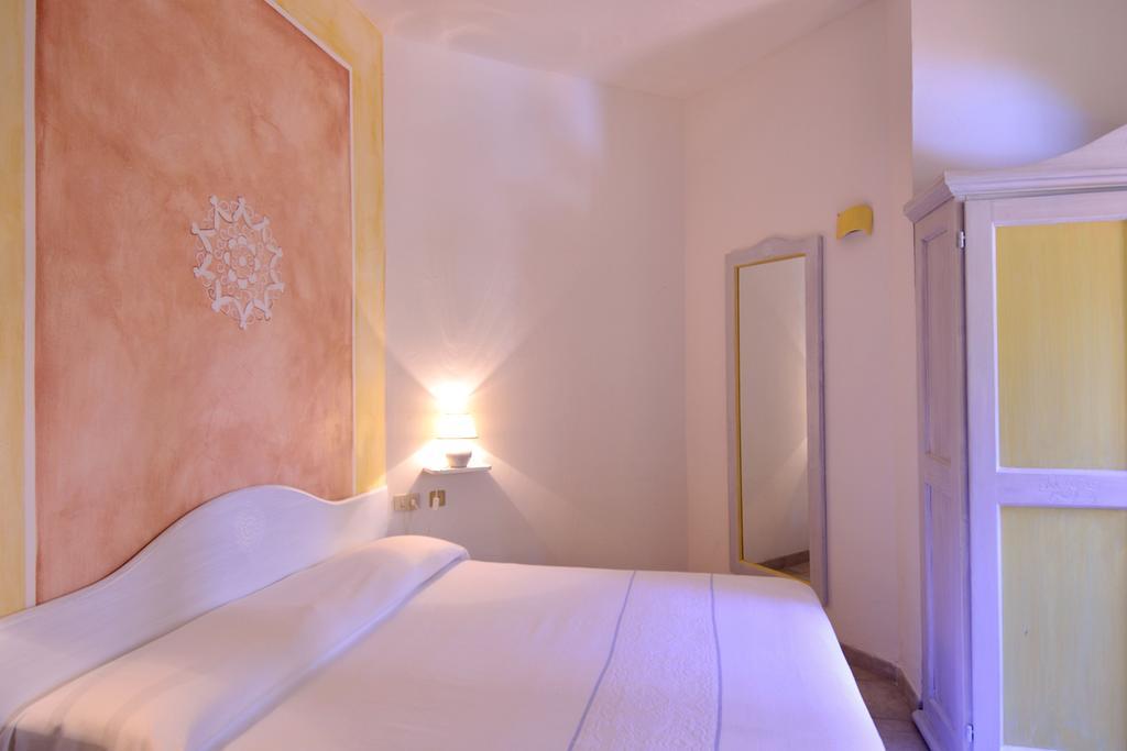 Locanda Sant'Andrea Hotel&Relais San Pantaleo Extérieur photo