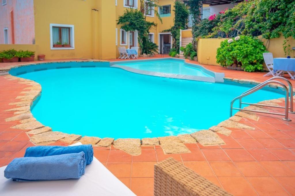 Locanda Sant'Andrea Hotel&Relais San Pantaleo Extérieur photo